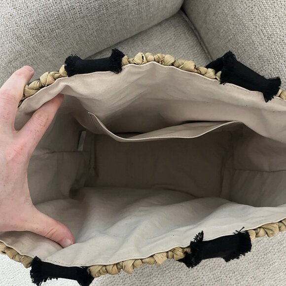 Pamela Munson Petite Isla‎ Bahia Cornhusk Tote Bag with Black Straps - Picture 4 of 11